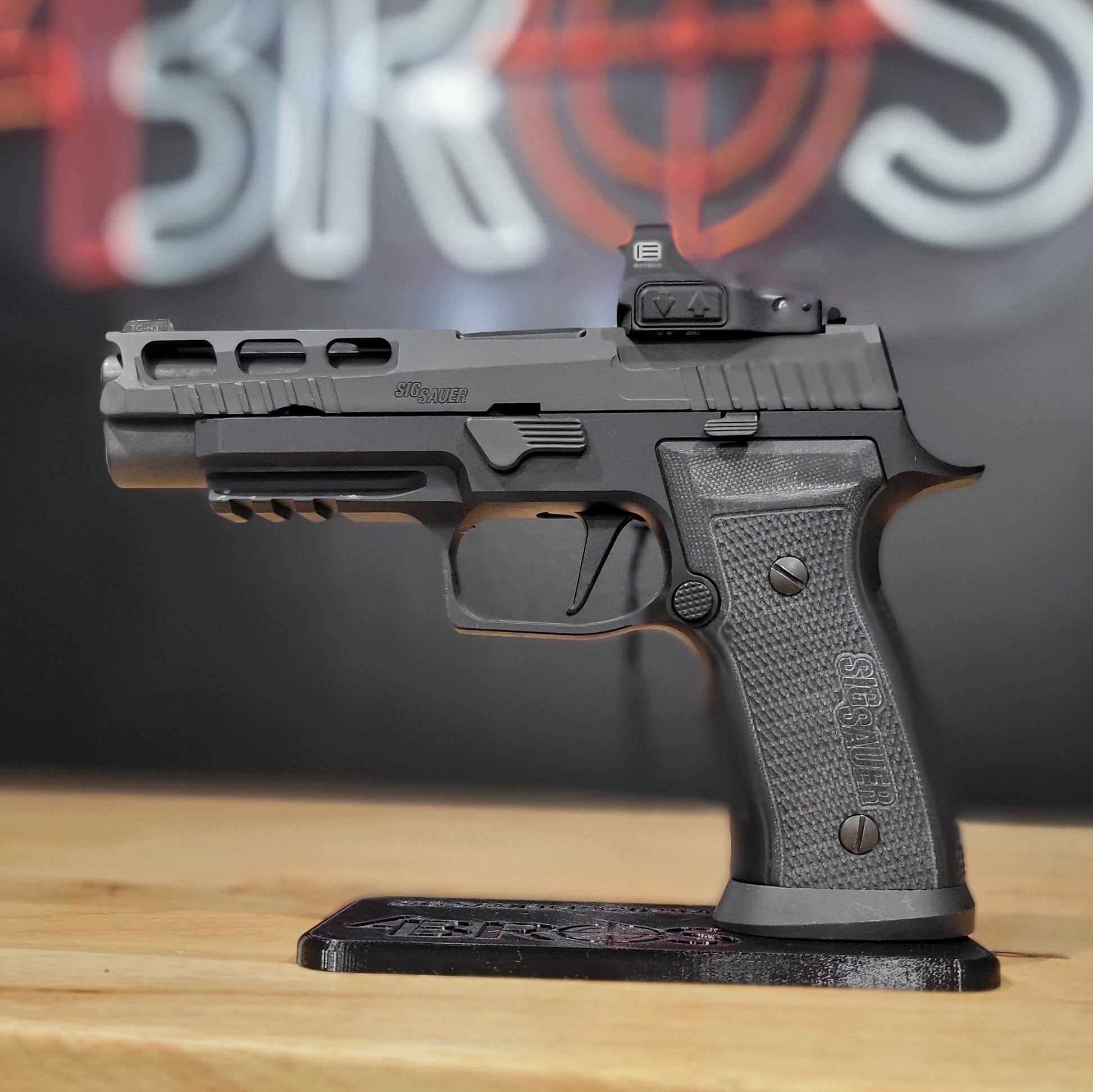 For the best 3D-printed Pistol Stand for the Sig P320 or Smith & Wesson 9MM pistols, shop Four Brothers Holsters. 4BROS, Printed in the USA with PETG plastic.