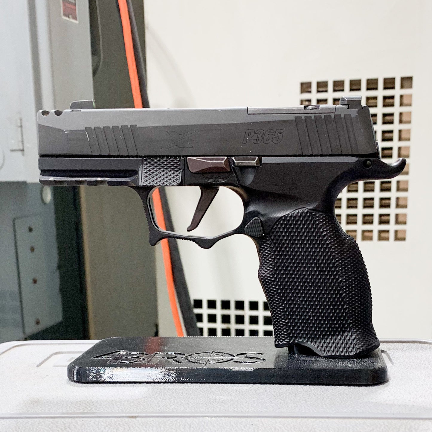 For the best 3D-printed Subcompact Pistol Stand confirmed to fit the Sig P365, P365XL, P365-XMACRO, Glock 43X & 48, Hellcat & Hellcat Pro, shop 4BROS Holsters.