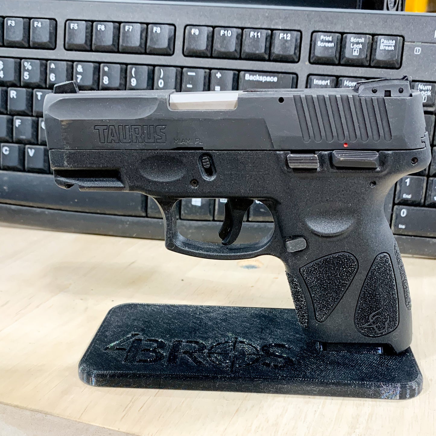 For the best 3D-printed Subcompact Pistol Stand confirmed to fit the Sig P365, P365XL, P365-XMACRO, Glock 43X & 48, Hellcat & Hellcat Pro, shop 4BROS Holsters.
