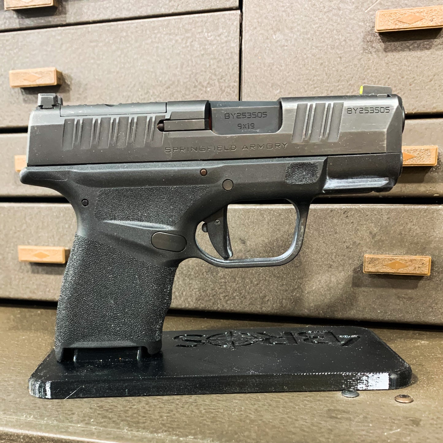 For the best 3D-printed Subcompact Pistol Stand confirmed to fit the Sig P365, P365XL, P365-XMACRO, Glock 43X & 48, Hellcat & Hellcat Pro, shop 4BROS Holsters.