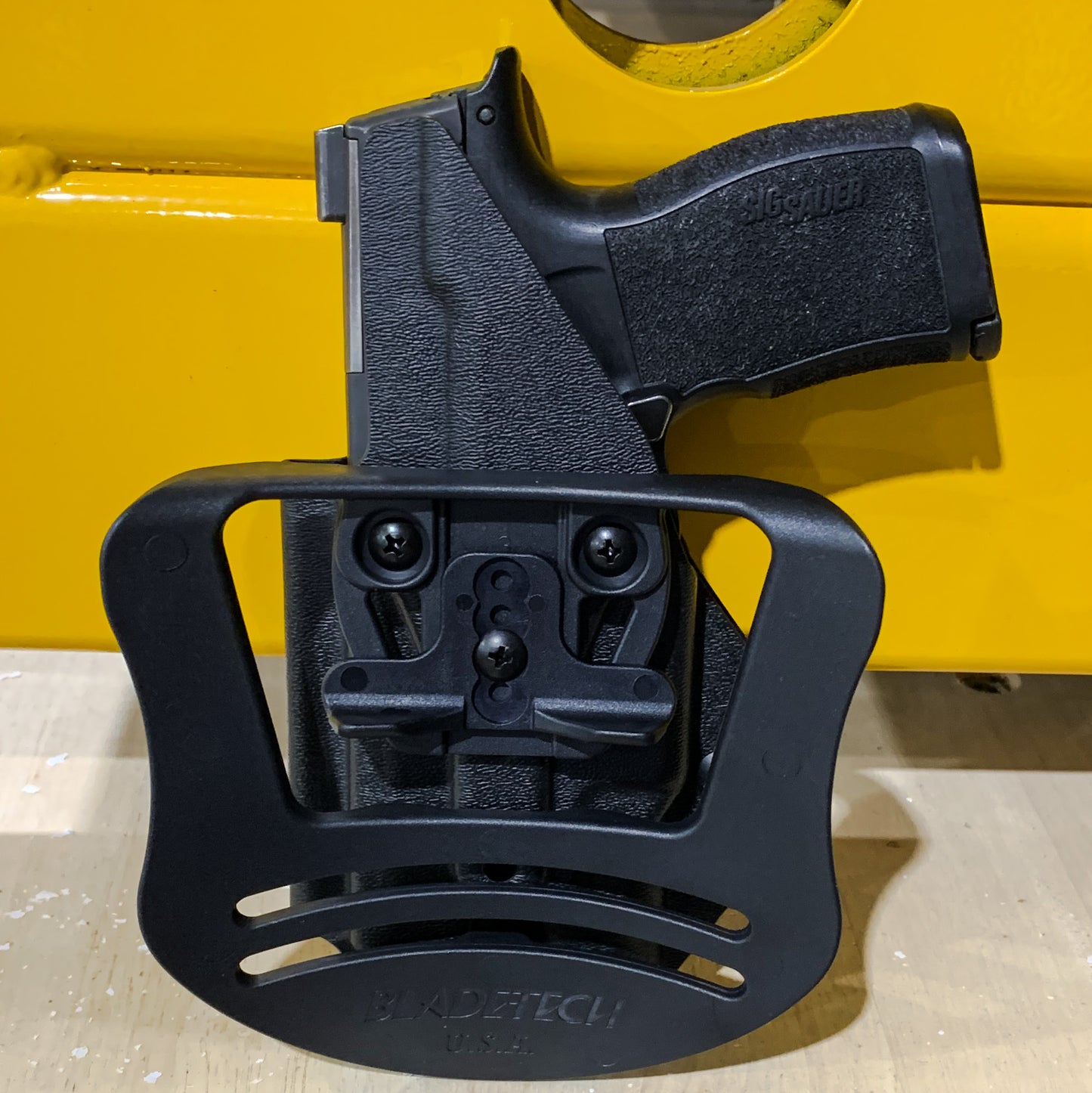 For the best OWB Outside Waistband Holster for the Sig Sauer P365XL pistol & Streamlight TLR-7 Sub light mounted to the handgun shop Four Brothers Holsters.