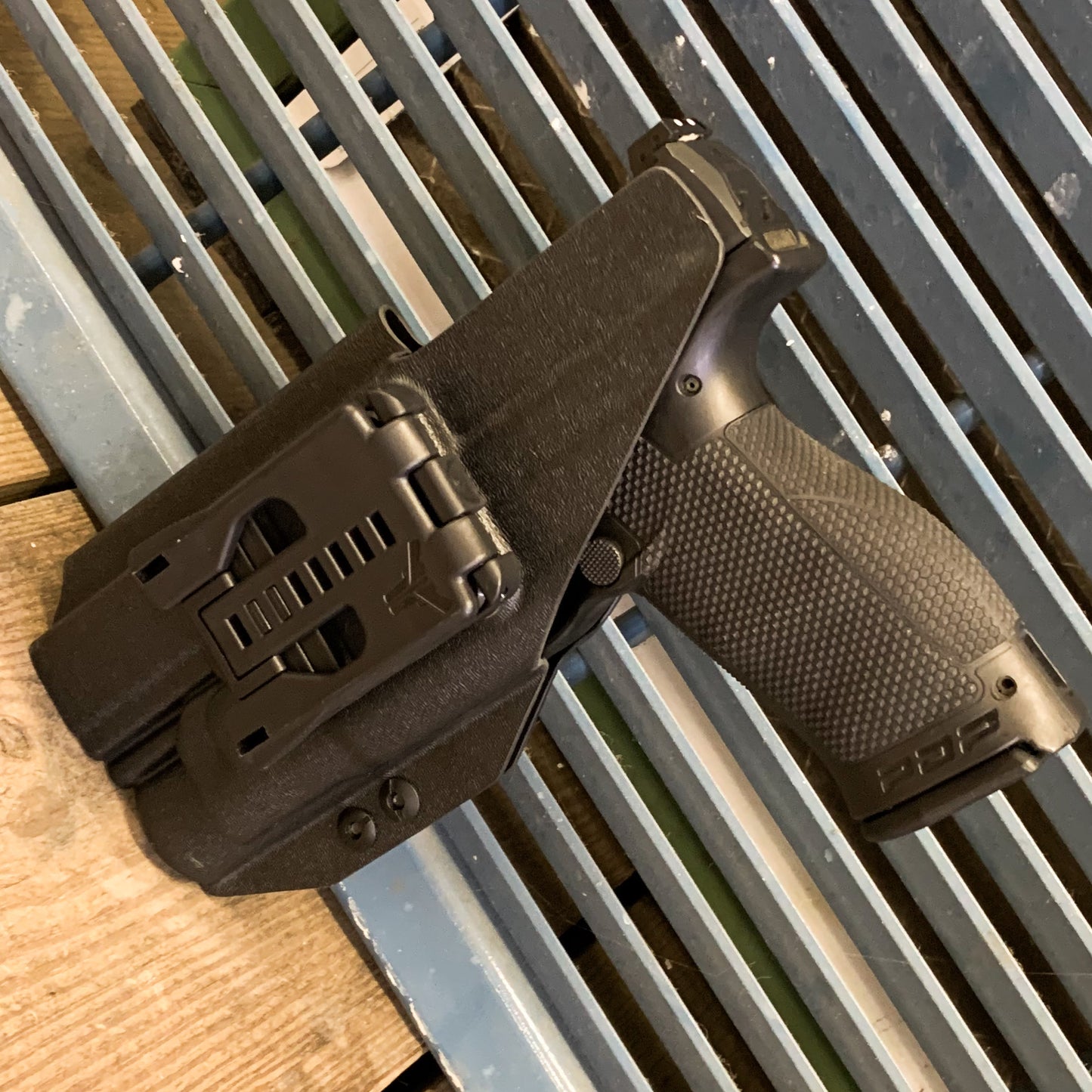 For the best Outside Waistband for the Walther PDP 4.5", 5", & 5.1" Full-Size pistol with the Streamlight TLR-1 or TLR-1HL shop Four Brothers 4BROS Holsters.