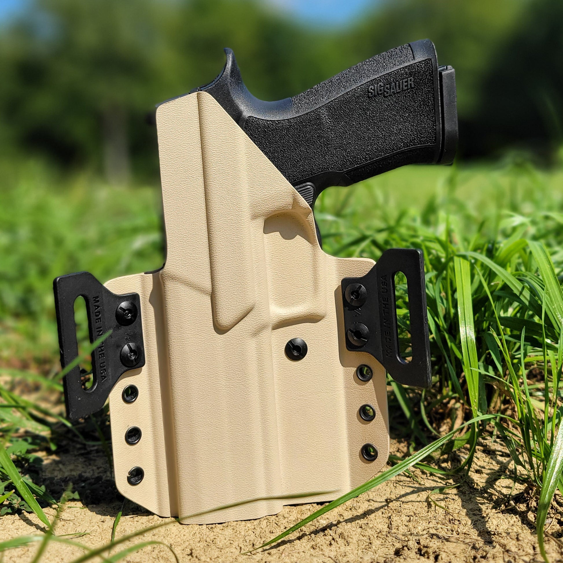Outside Waistband Pancake Style Kydex holster designed to fit the Sig Sauer 10MM P320-XTEN. Adjustable retention, open muzzle, optic/red dot ready. Made in USA.