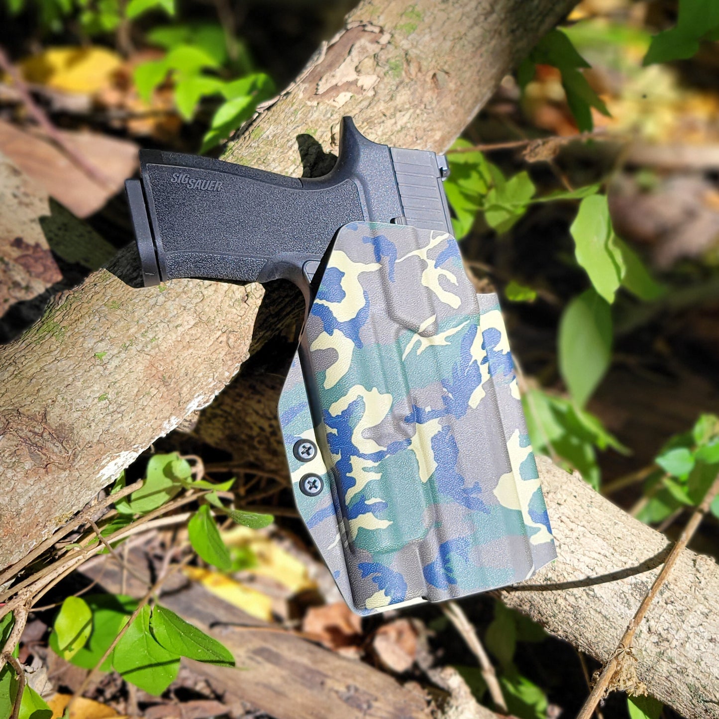 For the best Outside Waistband Holster for the Sig Sauer P320-XTEN with the Streamlight TLR-1 or TLR-1 HL attached to the pistol, shop Four Brothers Holsters.