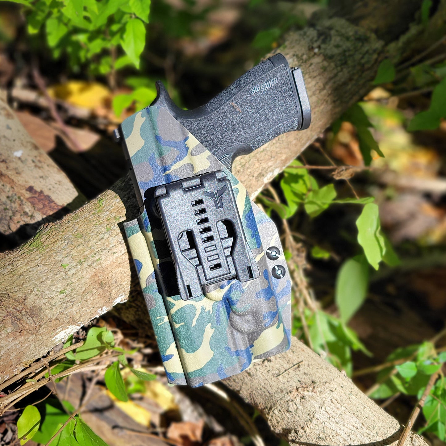 For the best Outside Waistband Holster for the Sig Sauer P320-XTEN with the Streamlight TLR-1 or TLR-1 HL attached to the pistol, shop Four Brothers Holsters.