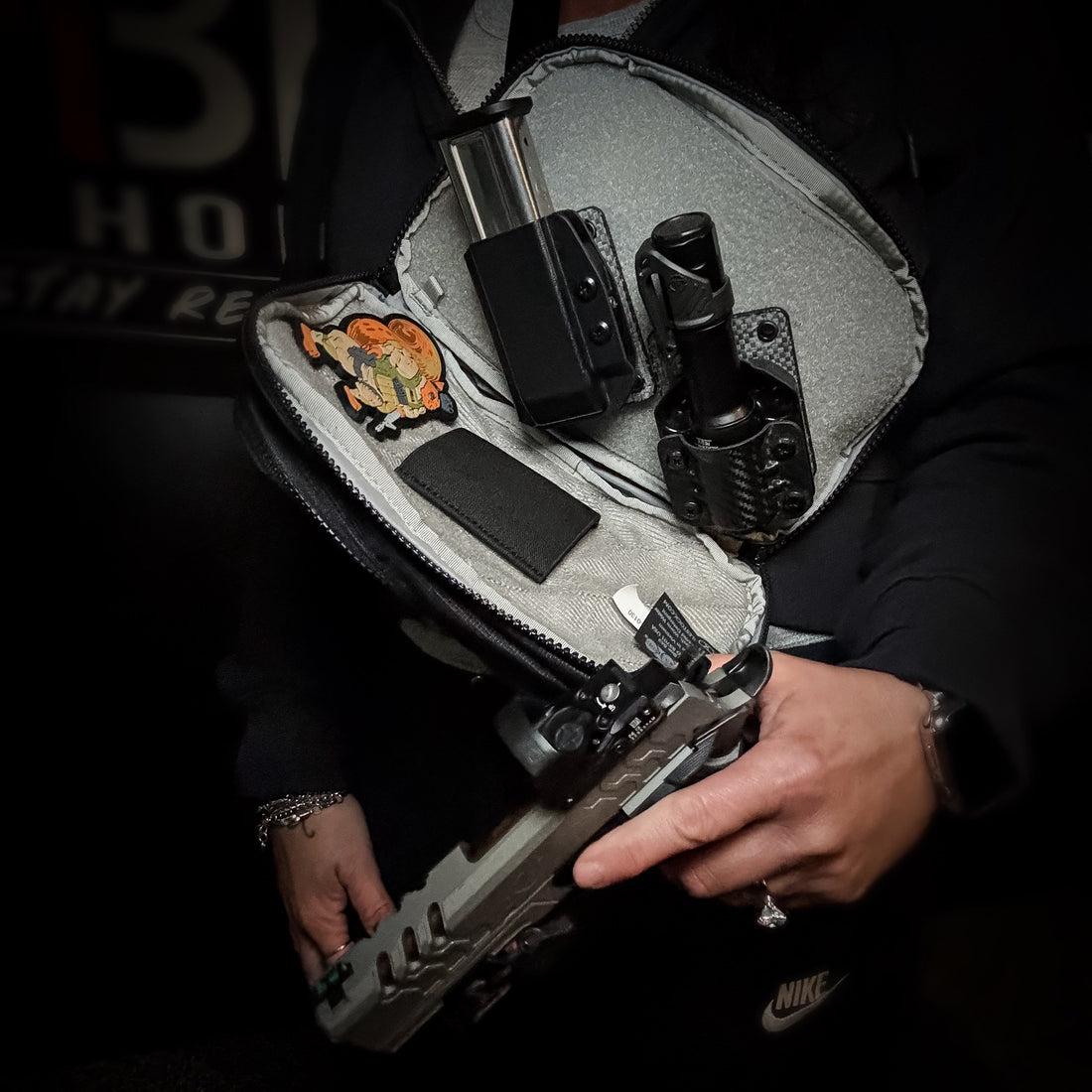 A hook loop setup for  EDC.
