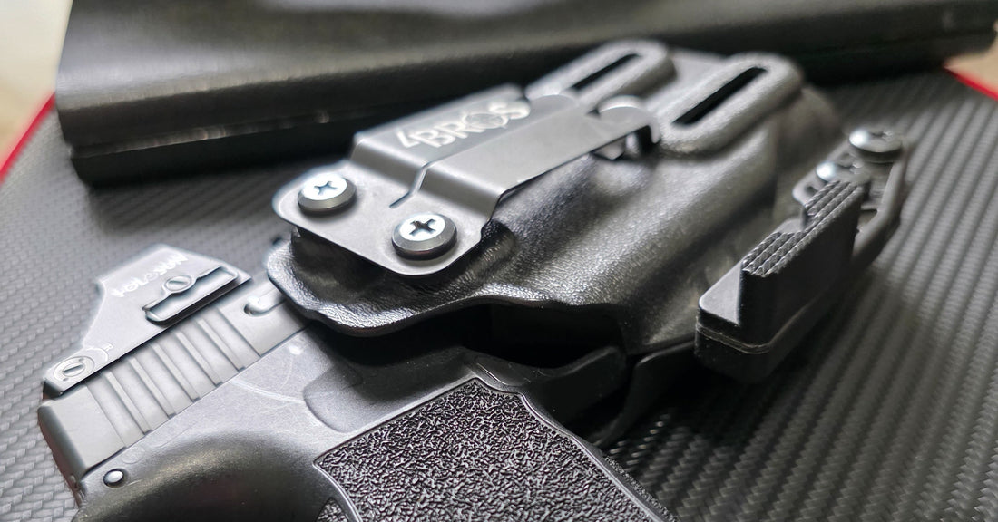 Sig Sauer P365XL & TLR-7 Sub Holster showing minimal gap at the trigger to allow the light to pass through