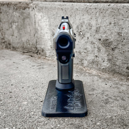 3D-printed Beretta 92 Pistol Stand is precision-designed to cradle full-size Beretta 92 series handguns, including the M9, 92FS, and 92X
