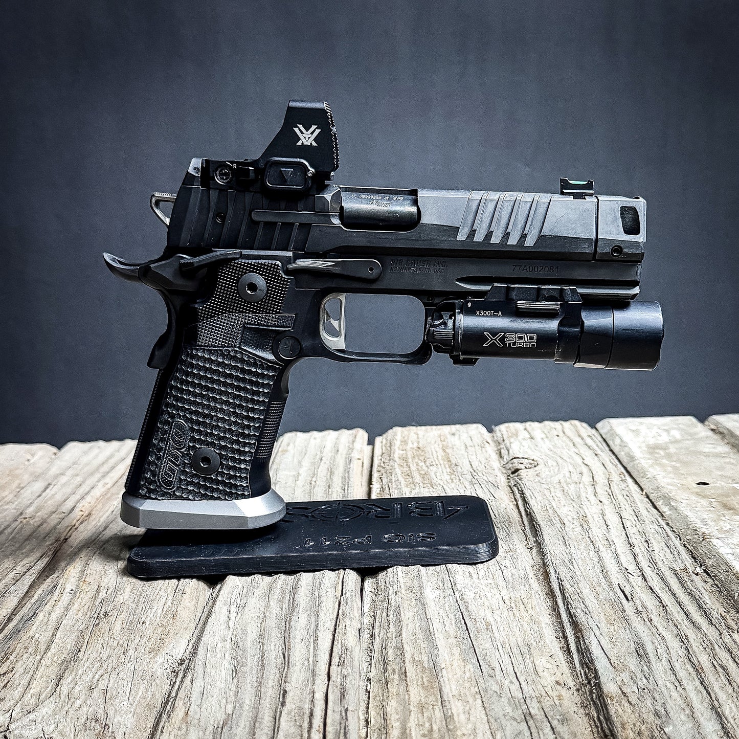 3D-printed Pistol Stand for the Sig Sauer P211 pistol from Four Brothers 
