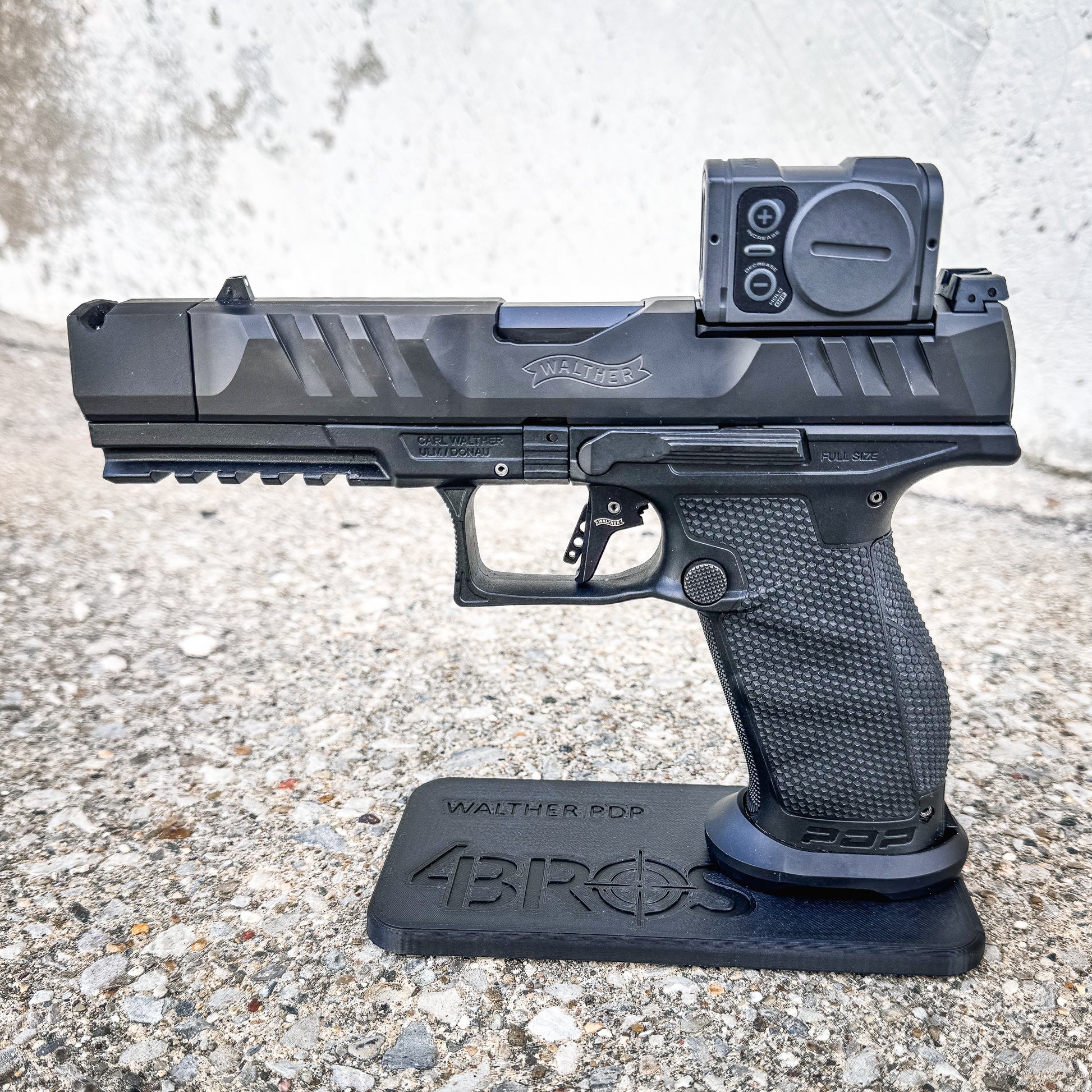 3D-printed Walther PDP pistol stand from 4BROS
