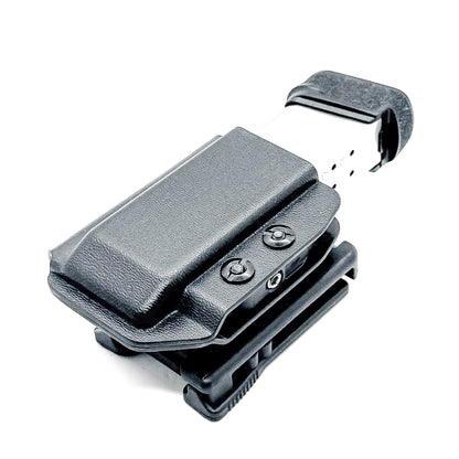 Black Kydex OWB Outside Waistband magazine pouch for the Springfield Hellcat Pro, Sig Sauer P365X-MACRO or P365XL from Four Brothers 4BROS Holsters. 