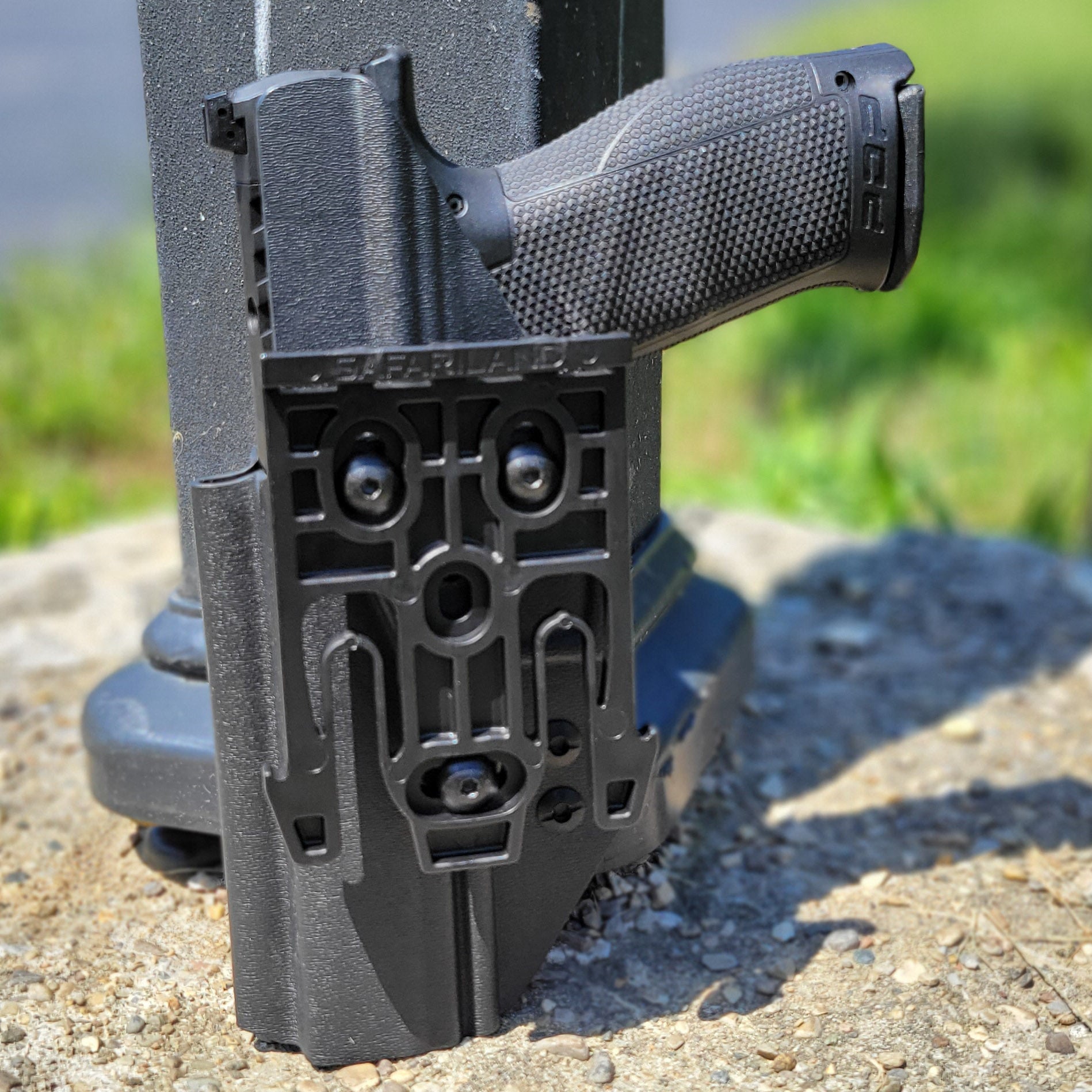 For the best, Outside Waistband OWB Kydex Holster designed to fit the Walther PDP Pro SD 4.6" handgun, shop Four Brothers Holsters.  Full sweat guard, adjustable retention. Made in USA from .080" black thermoplastic for durability. Open muzzle for threaded barrels, cleared for red dot sights. Walther, Pro SD