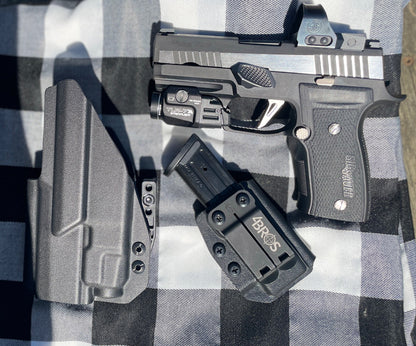 For the best Inside Waistband  Holster for the Sig Sauer P320 Compact, Carry & M18 & Streamlight TLR-7 X or A & GoGuns Gas Pedal shop Four Brothers holsters. 