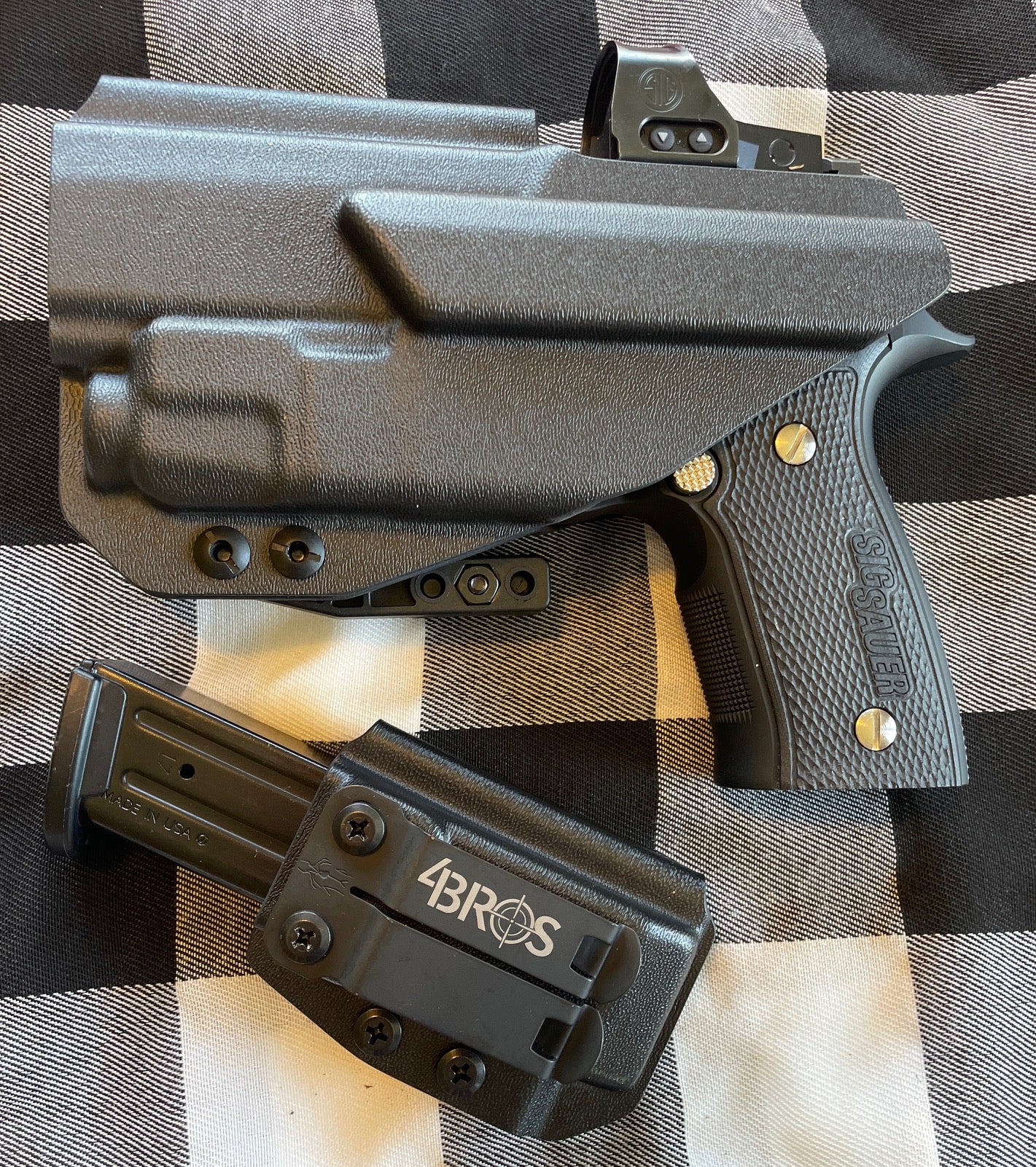 For the best Inside Waistband  Holster for the Sig Sauer P320 Compact, Carry & M18 & Streamlight TLR-7 X or A & GoGuns Gas Pedal shop Four Brothers holsters. 
