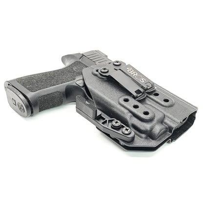 For the best IWB Kydex Inside Waistband Holster for the Sig Sauer P320 Compact, Carry and M18 & Streamlight TLR-8 or TLR-8A shop Four Brothers 4BROS Holsters. 