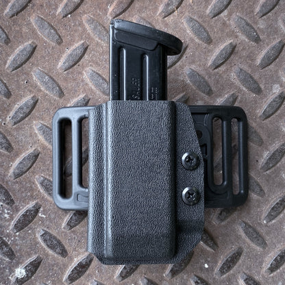 For the best, most comfortable, and rugged Kydex OWB Outside Waistband magazine pouch for Sig Sauer P320 shop Four Brothers Holsters.  Suitable for belt widths of 1 1/2", 1 3/4". 2" & 2 1/2" Adjustable retention and cant outside waist carrier holster Sig P320, Glock 9mm & 40, Ruger, Walther, Smith & Wesson, FN