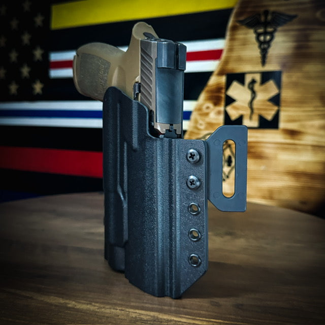 For the best OWB Outside Waistband pancake-style holster for the Sig Sauer P320 with the Streamlight TLR-1 HL or  TLR-1, shop Four Brothers 4BROS Holsters.  