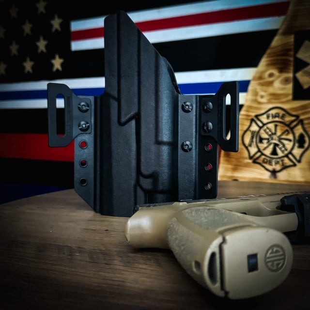 For the best OWB Outside Waistband pancake-style holster for the Sig Sauer P320 with the Streamlight TLR-1 HL or  TLR-1, shop Four Brothers 4BROS Holsters.  