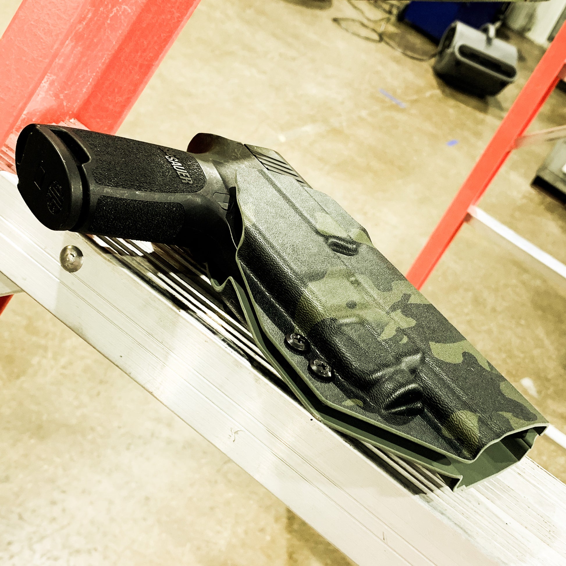 For the best Outside Waistband OWB Holster for the Sig Sauer P320 Full Size, X5 and M17 & Streamlight TLR-7 X or A & Gas Pedal, shop Four Brothers Holsters. 