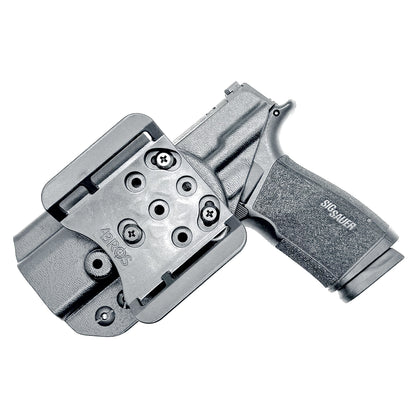 Sig Sauer P365-XMACRO Comp OWB holster in black with 4BROS 1.5" Belt 