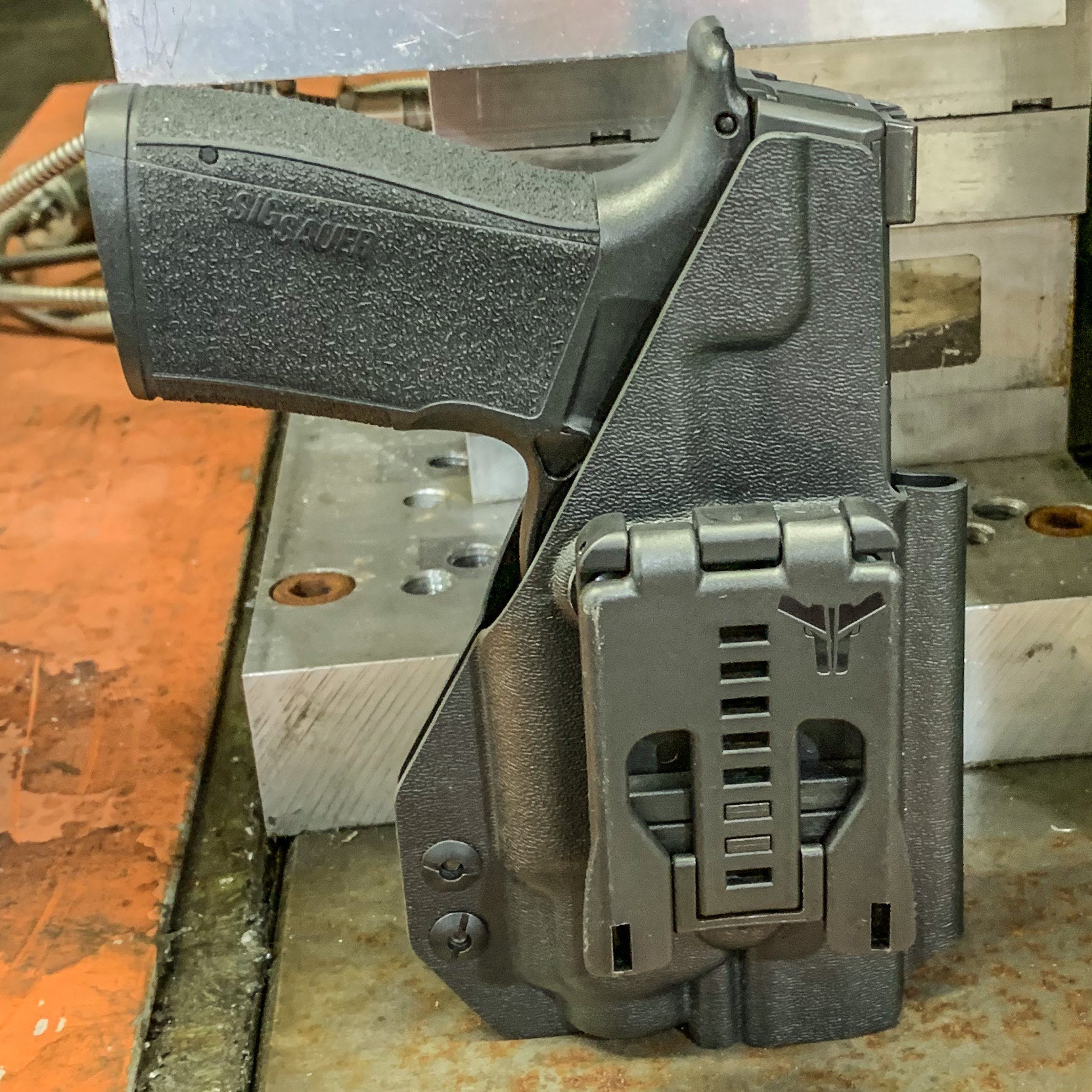 For the best Outside Waistband OWB Kydex Holster for the Sig Sauer P365-XMACRO with Streamlight TLR-8 Sub or TLR-8 G Sub, shop Four Brothers 4BROS Holsters.  