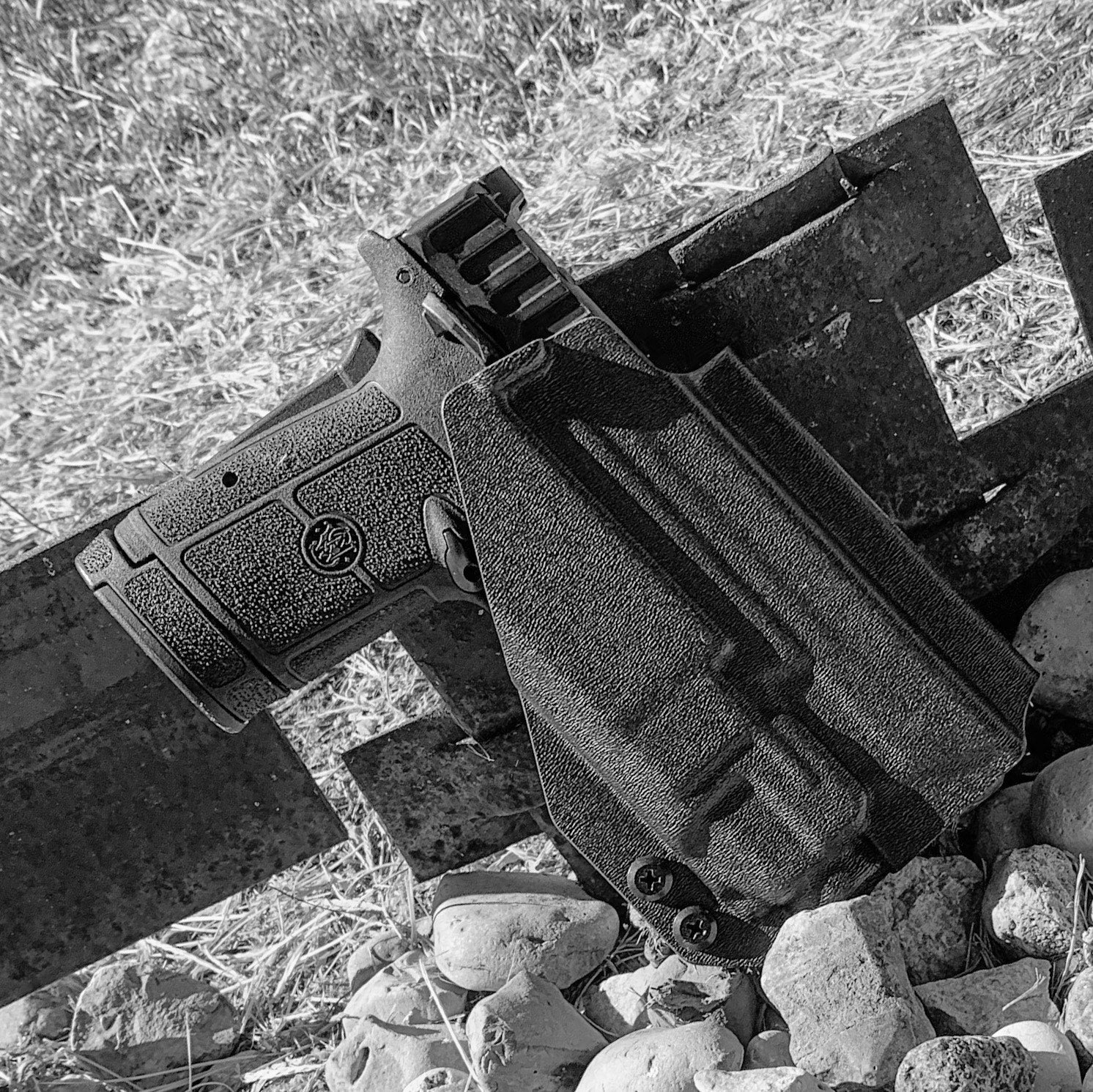 For the best Outside Waistband OWB Holster for the Smith & Wesson EQUALIZER handgun with the Streamlight TLR-8 or TLR-8A shop Four Brothers 4BROS Holsters. 
