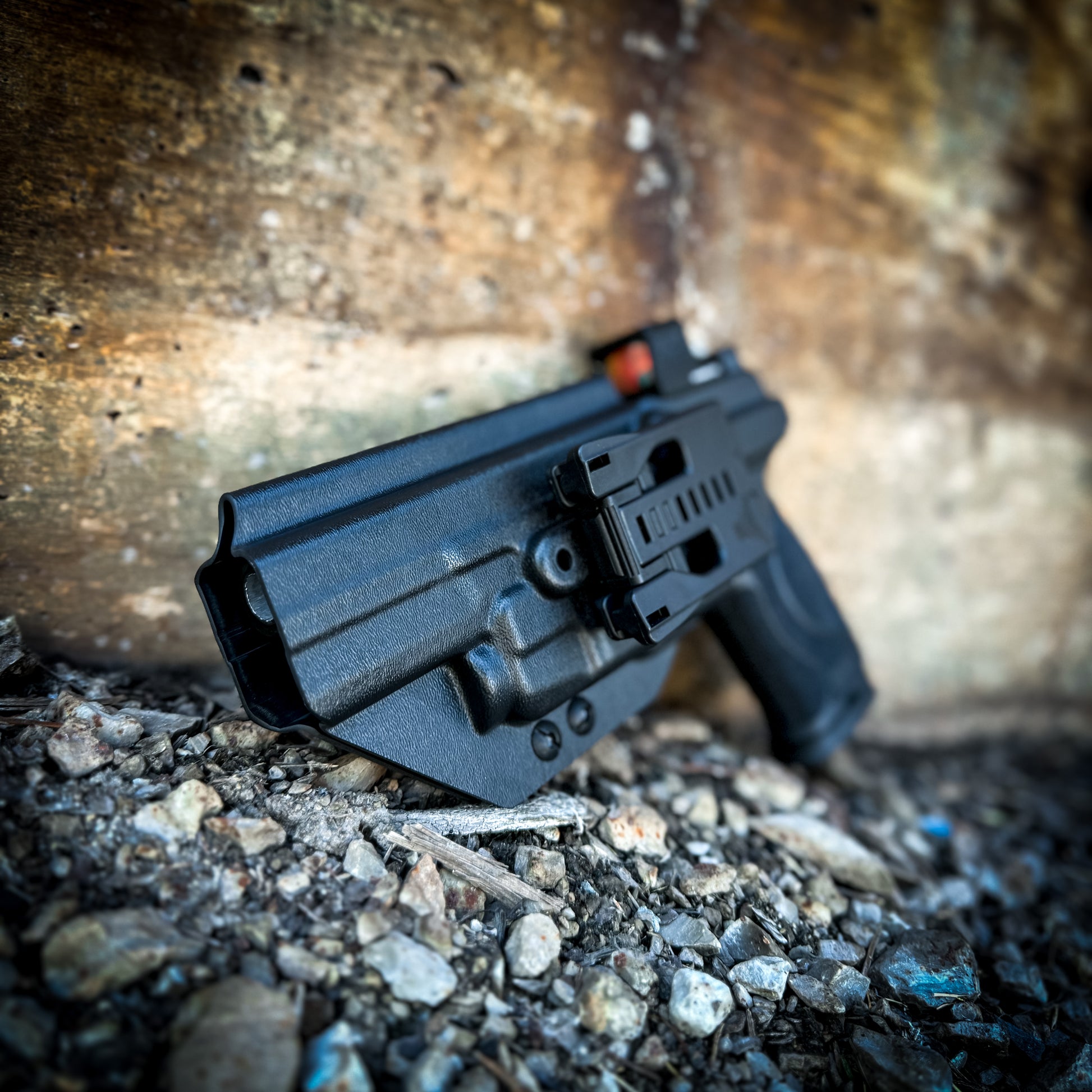For the best Outside Waistband Holster for the Smith & Wesson M&P 5.6" 10MM pistol & Streamlight TLR-7 A, X & TLR-7 HL-X from Four Brothers 4BROS holsters