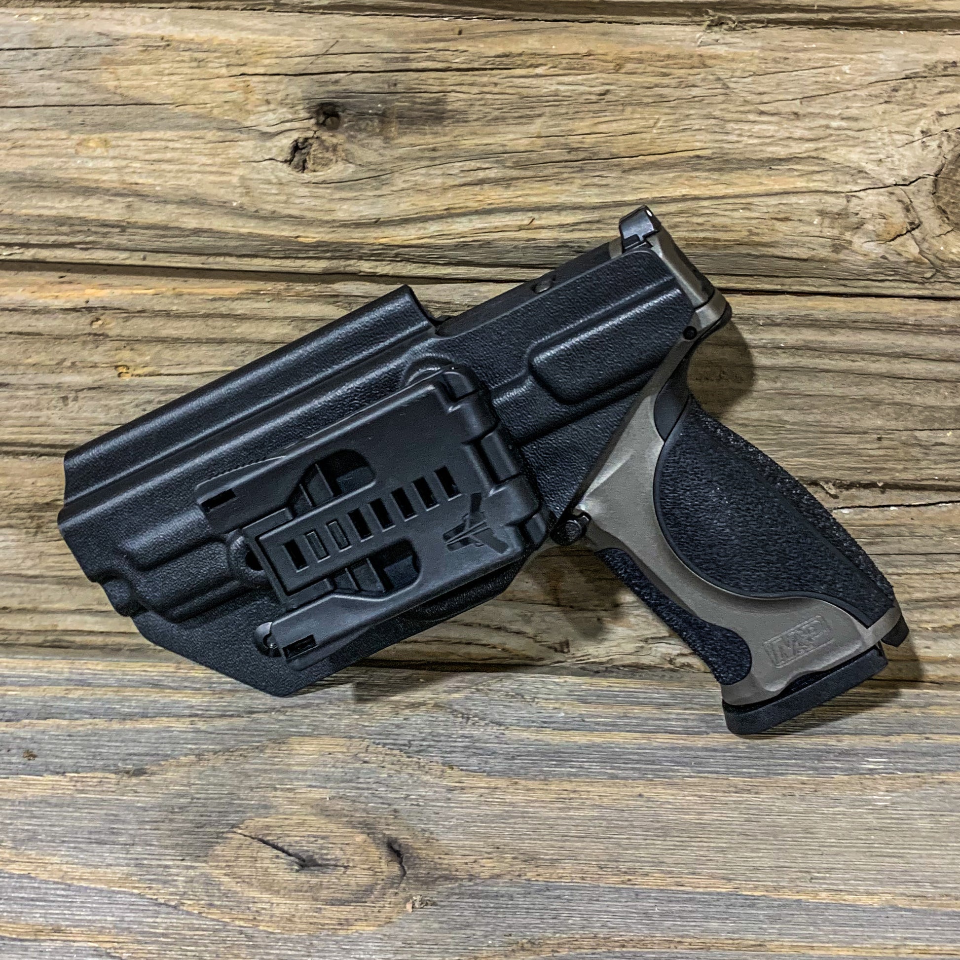 For the Best Outside Waistband OWB Holster for the Smith & Wesson M&P M2.0 Metal 4" pistol shop Four Brothers 4BROS Holsters.   Proudly made in the USA.