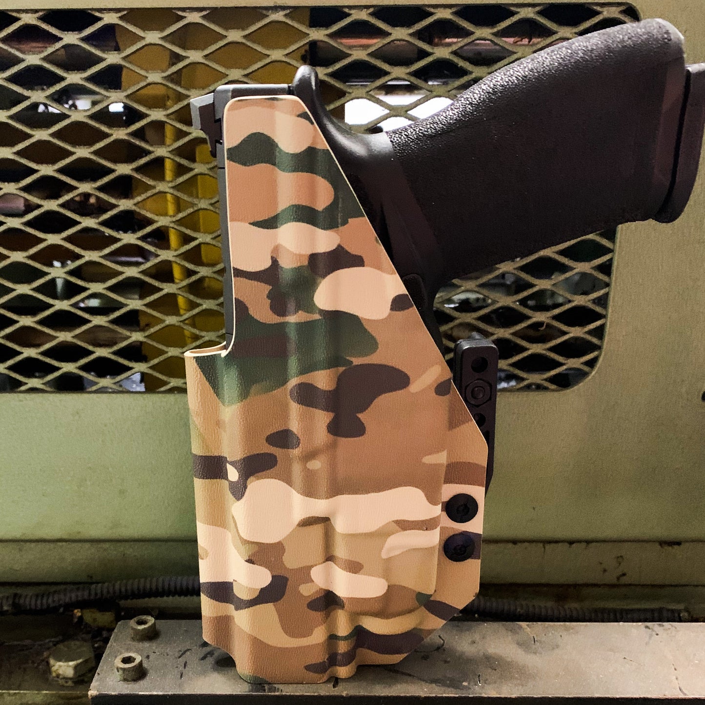 For the best IWB Kydex Inside Waistband Holster for the  Springfield Armory Echelon and Streamlight TLR-7 X or TLR-7 A, shop Four Brothers 4BROS holsters. 