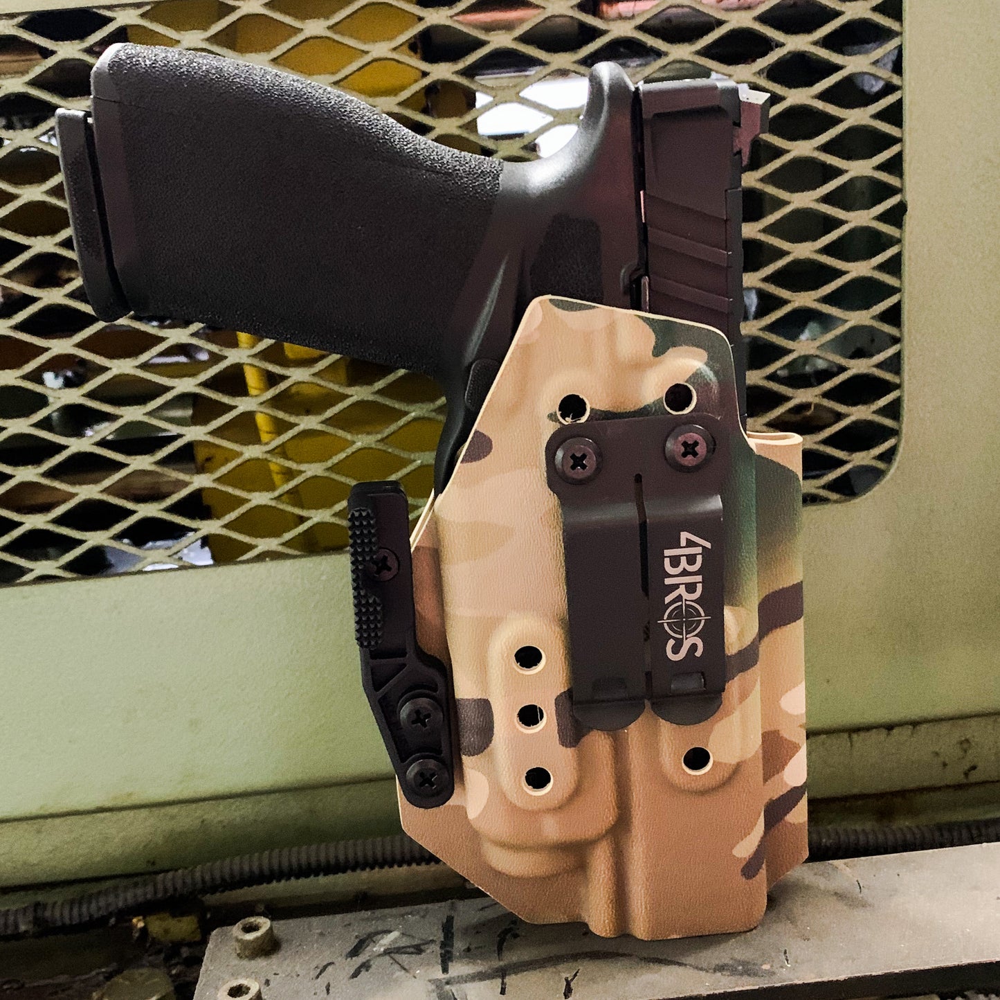 For the best IWB Kydex Inside Waistband Holster for the  Springfield Armory Echelon and Streamlight TLR-7 X or TLR-7 A, shop Four Brothers 4BROS holsters. 