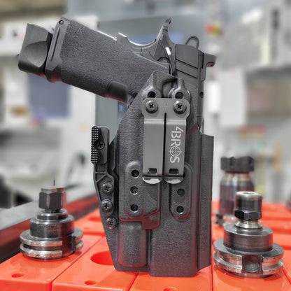 For the best IWB Kydex Inside Waistband Holster for the Springfield Armory 1911 DS Prodigy 5" & 4.25" & Surefire X300U A or B shop Four Brothers Holsters. 