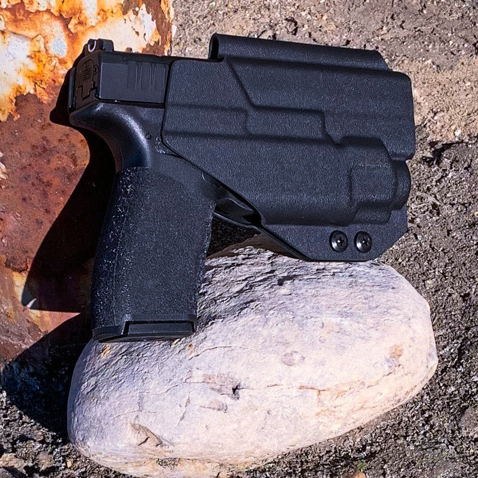 For the best Outside Waistband OWB Holster for the Springfield Hellcat Pro pistol with the Streamlight TLR-8 Sub 1913 light, shop Four Brothers 4BROS Holsters. 