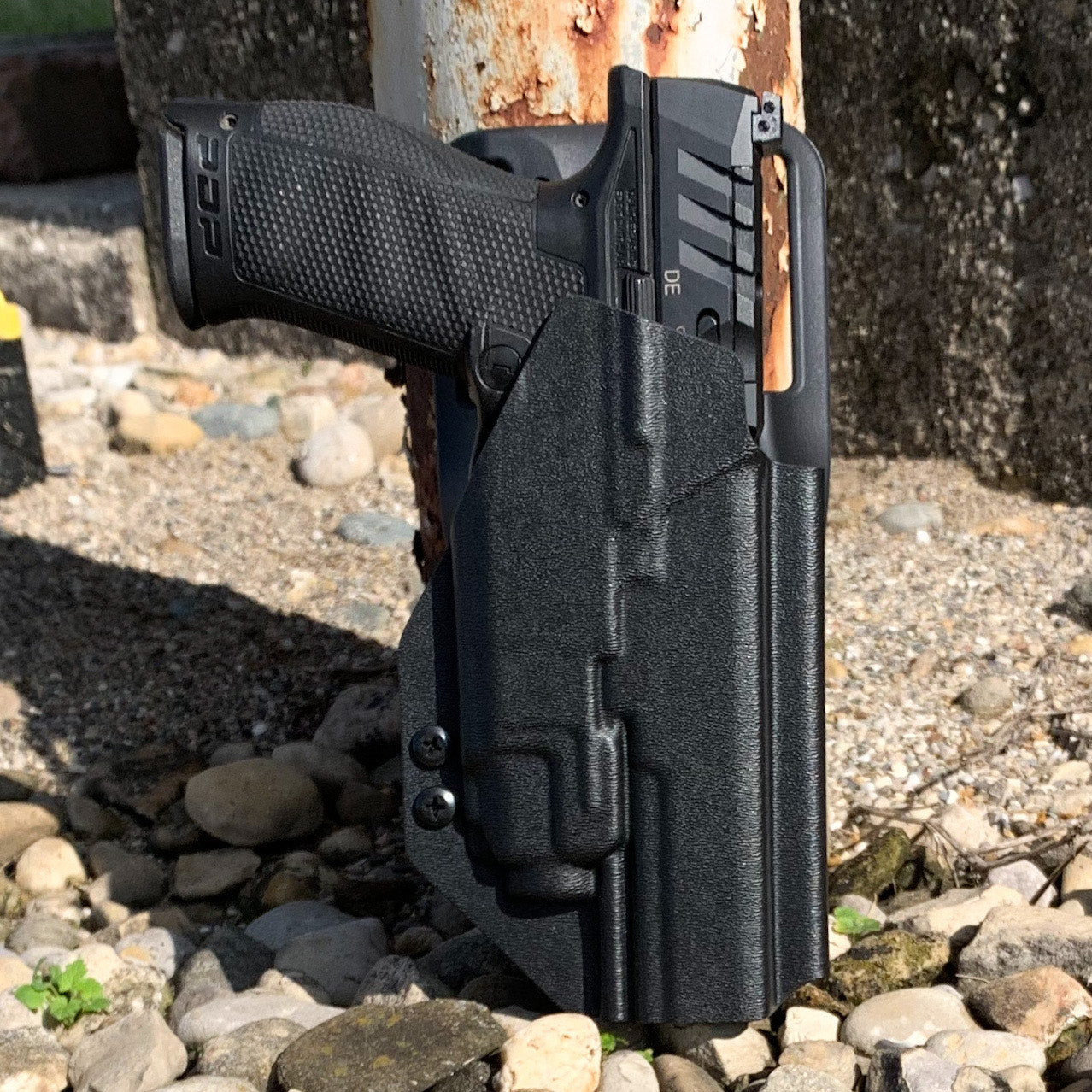 For the best OWB Walther PDP 5" Full-Size, Compact 5", PDP Pro SD 4.5" & 5.1" & Streamlight TLR-8 A Competition Holster, shop Four Brothers Holsters.