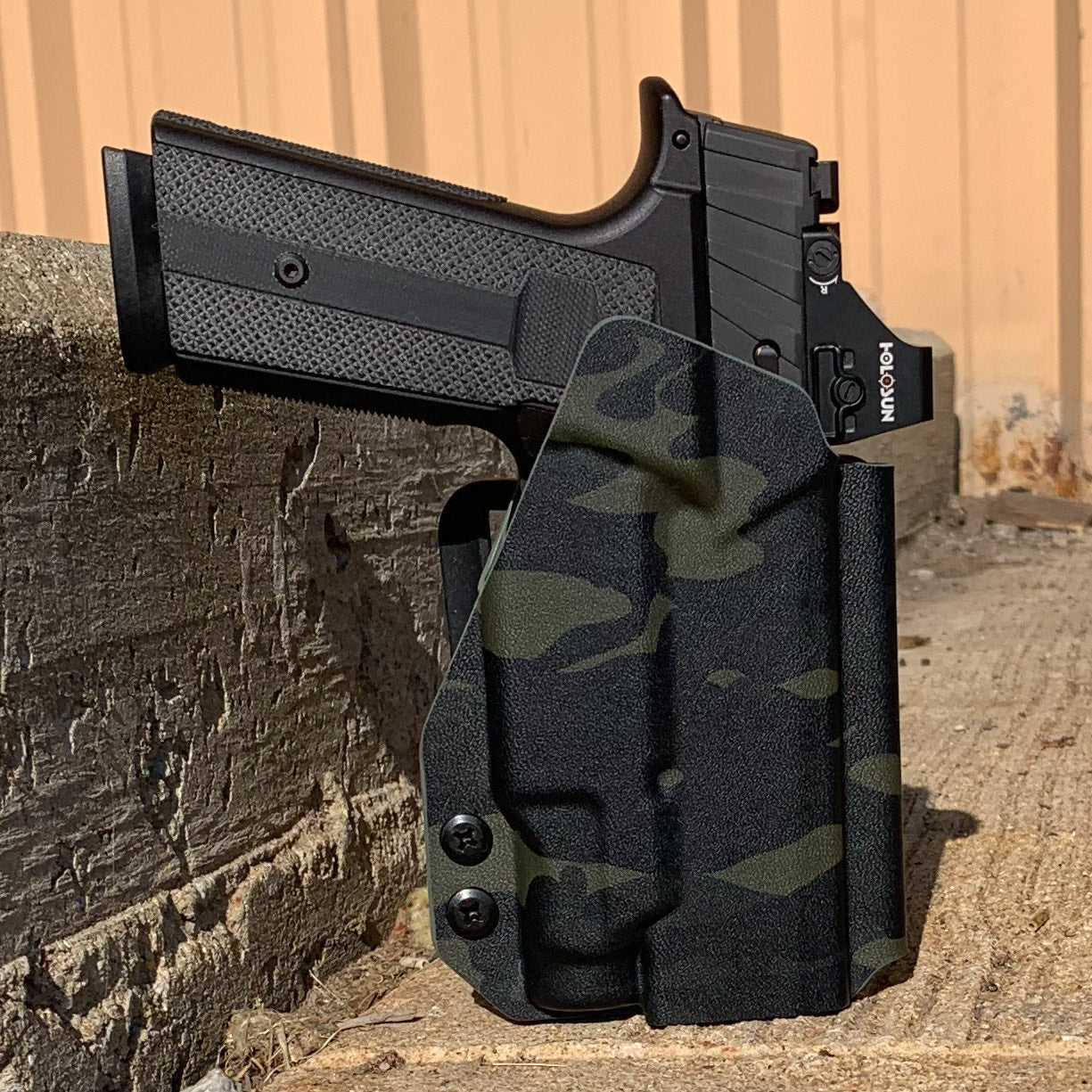 For the best concealed OWB Outside Waistband Kydex Holster designed to fit the Sig Sauer P365-XMACRO, P365, and P365XL with the Mischief Machine Alpha, Omega, & Commander Grip Module and the Streamlight 1913 TLR-7 Sub, shop Four Brothers Holsters. Full sweat guard, Open muzzle, cut for red dot sights. MACRO TLR7 Sub