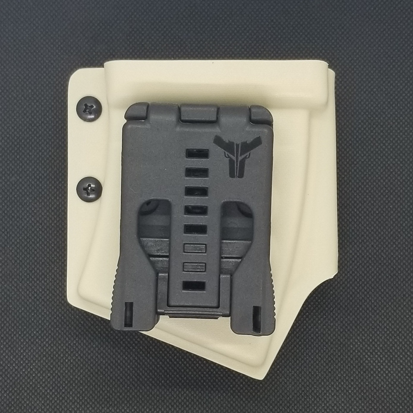 Outside Waistband AK-47 magazine pouch designed to fit Magpul Pmag, select Pro Mag and Tapco magazines. Tek-Lok Belt attachment fits belts up to 2.25" wide.