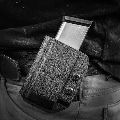 For the Best Kydex OWB Outside Waistband magazine pouch for the Springfield Hellcat Pro, Sig Sauer P365X-MACRO or P365XL, shop Four Brothers 4BROS Holsters. 