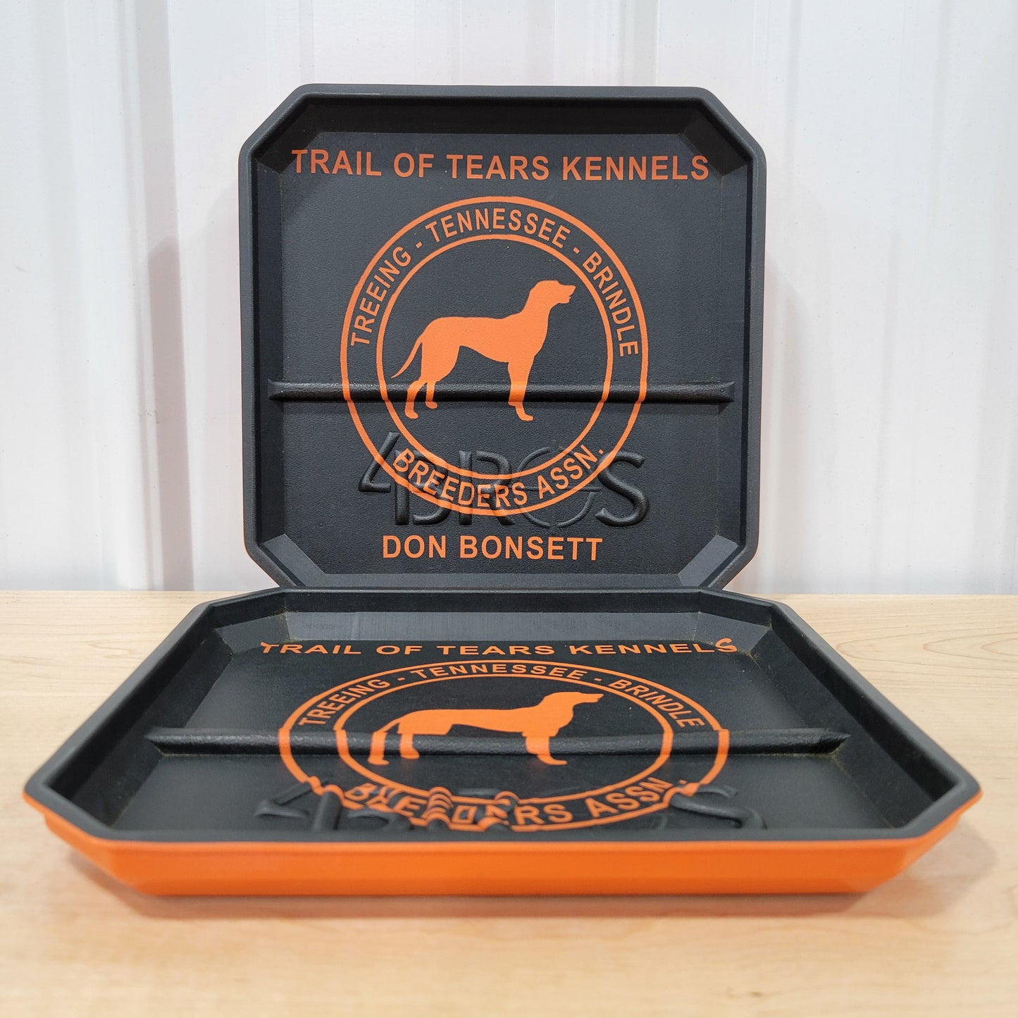 Treeing Tennessee Brindle Breeders Assn. Tray 