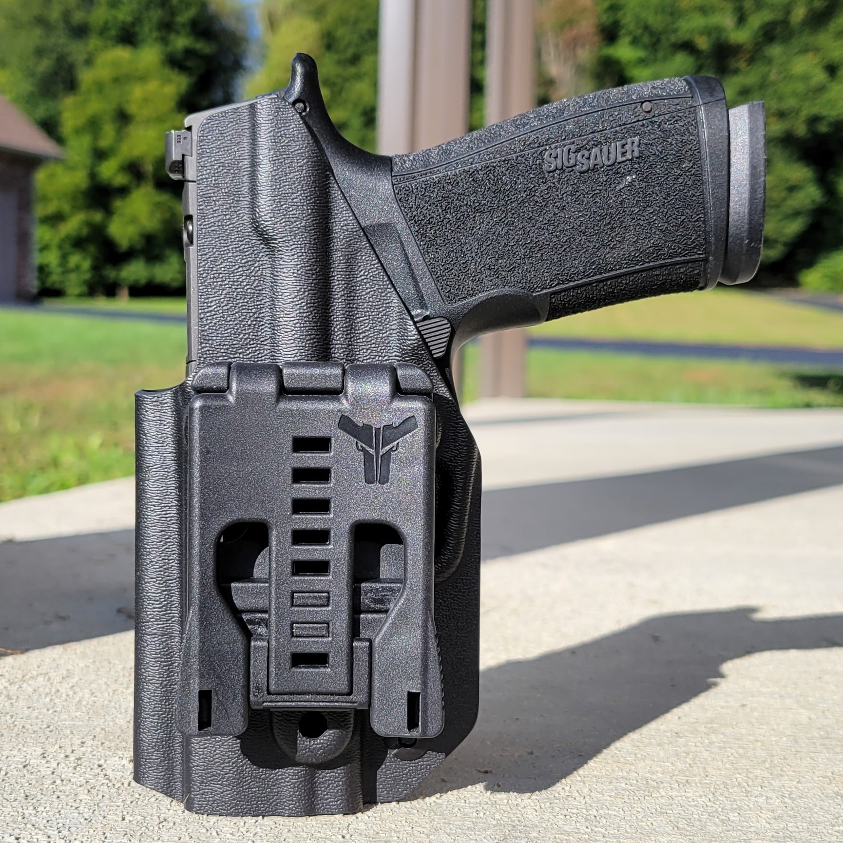 For the best, Outside Waistband OWB Kydex Holster designed to fit the Sig Sauer P365-XMACRO, P365-XMACRO COMP, P365-XMACRO TACOPS, and P365-XMACRO COMP ROMEOZERO ELITE handgun, shop Four Brothers Holsters.  Full sweat guard, adjustable retention. Made in USA Open muzzle for threaded barrels, cleared for red dot sights.