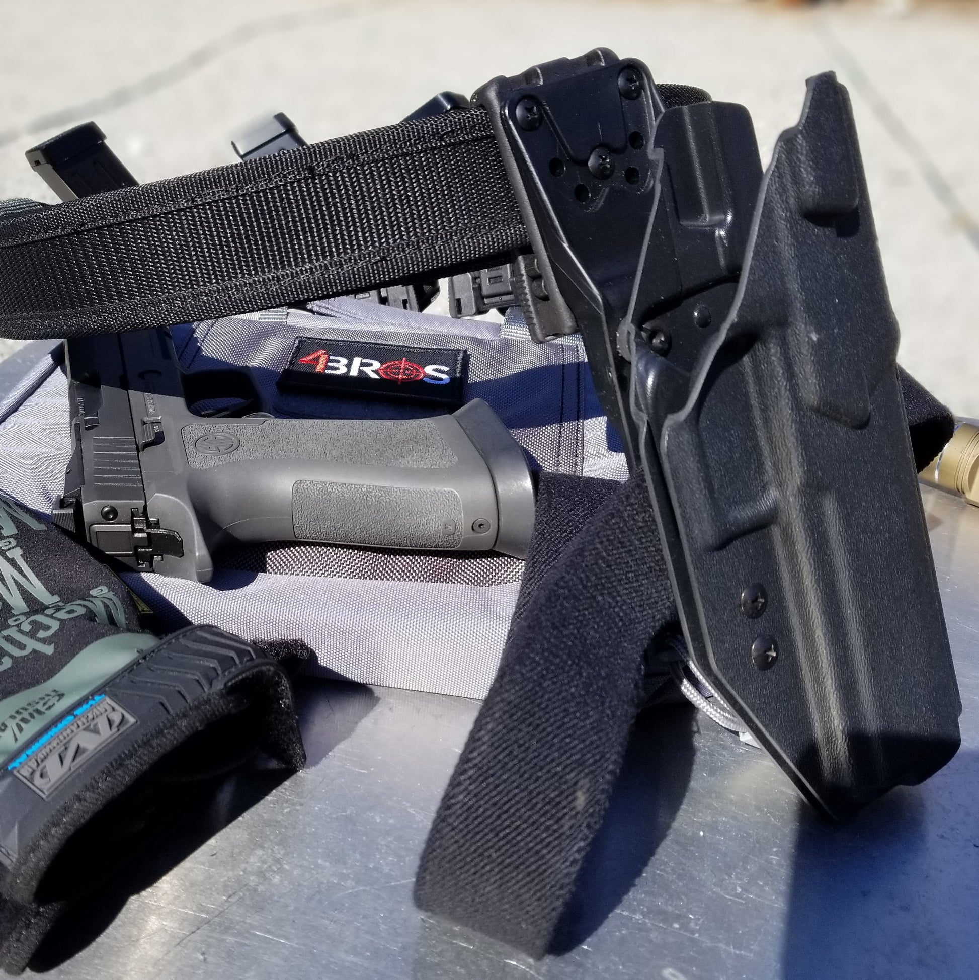 For the best, Outside Waistband OWB Sig P320 Compact, Carry, M17, M18, and X5 pistols Duty & Competition Style Kydex Holster, shop Four Brothers Holsters. 
