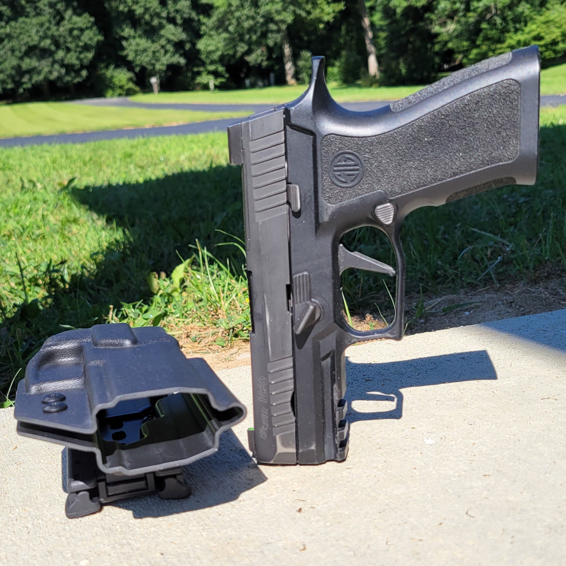 For the best Outside Waistband OWB Holster for the Sig Sauer P320 Carry, Compact, or M18 with the Align Tactical Thumb Rest shop Four Brothers 4BROS Holsters.