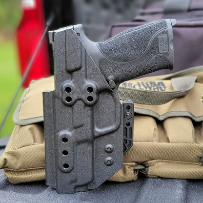 For the best Inside Waistband Holster for the Smith and Wesson M&P 1.0 & 2.0 9MM and 40 S&W 4.25" pistol with thumb safety, shop Four Brothers 4BROS Holsters.