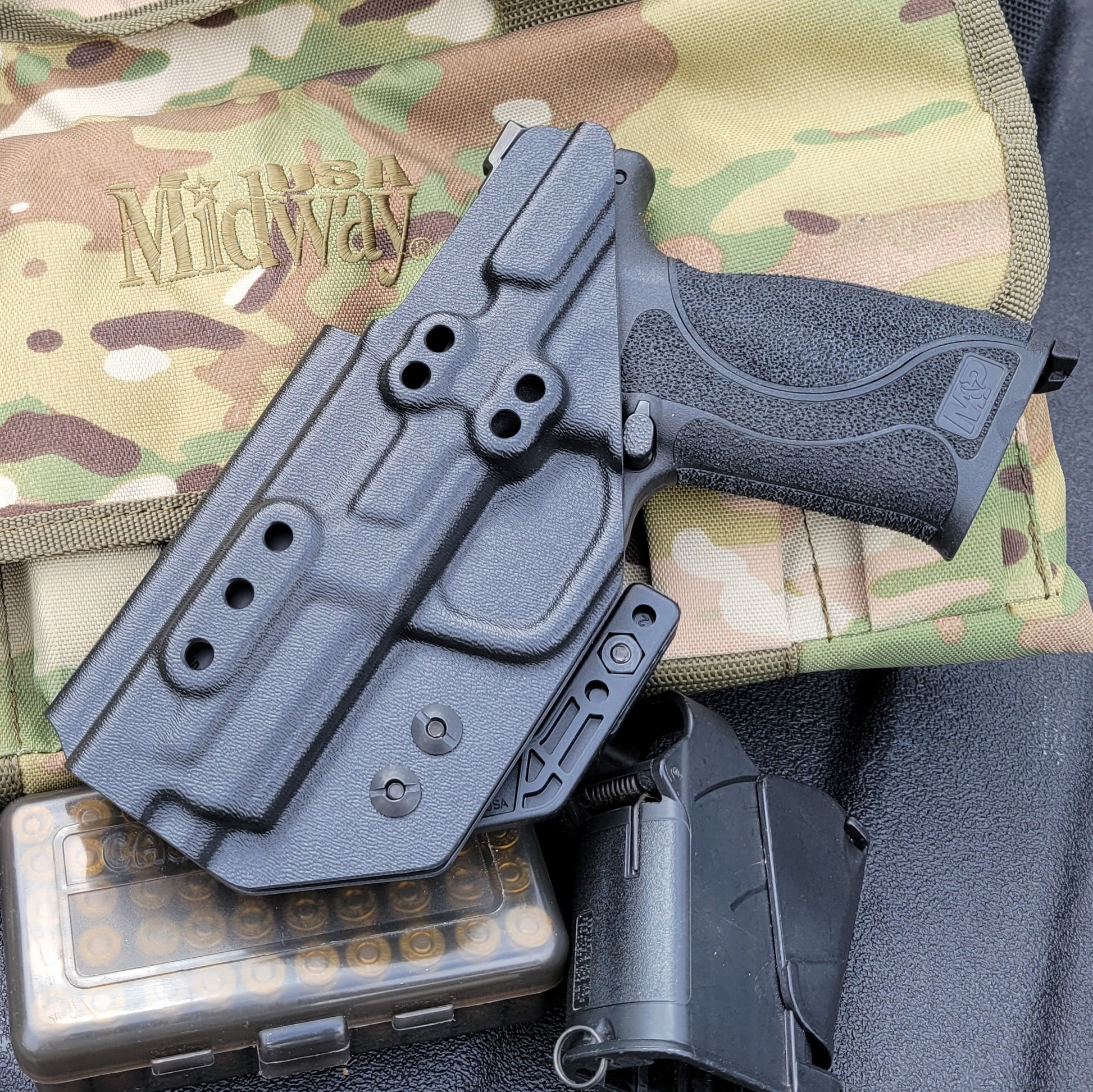 For the best Inside Waistband Holster for the Smith and Wesson M&P 1.0 & 2.0 9MM and 40 S&W 4.25" pistol with thumb safety, shop Four Brothers 4BROS Holsters.